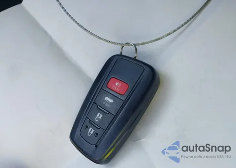 2022 Toyota Camry Le Awd z USA, uszkodzony, nr VIN 4T1R11BK0NU067461